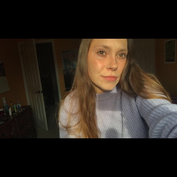 Hi, I’m Jocelyn! I live in Canada. 🇨🇦 - Picture 2 of 5